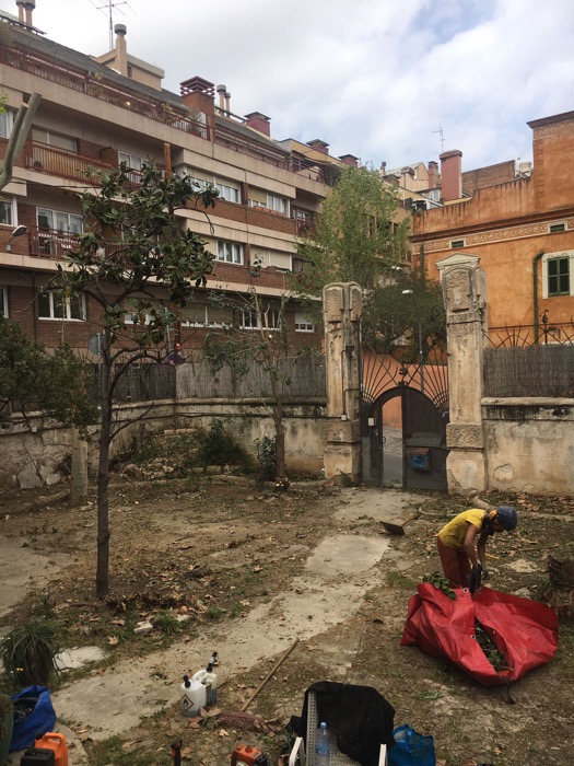 mantenimiento jardin monumental barcelona 16