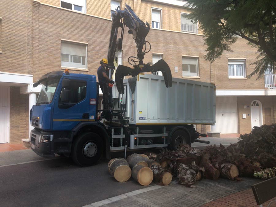 Retirada de restos de jardinería en Castelldefels (Baix Llobregat)